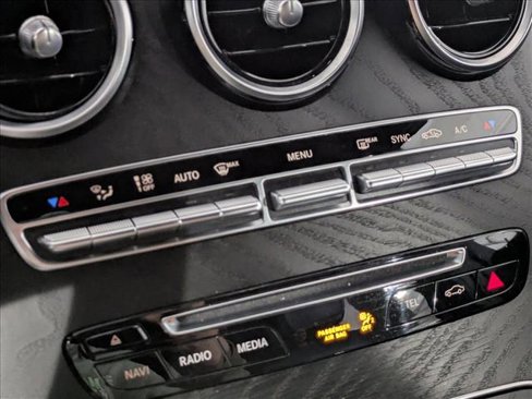 Used 2019 Mercedes-Benz GLC 300 4MATIC image 15
