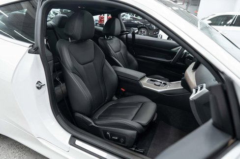 Used 2025 BMW 430i Coupe w/ Premium Package image 11