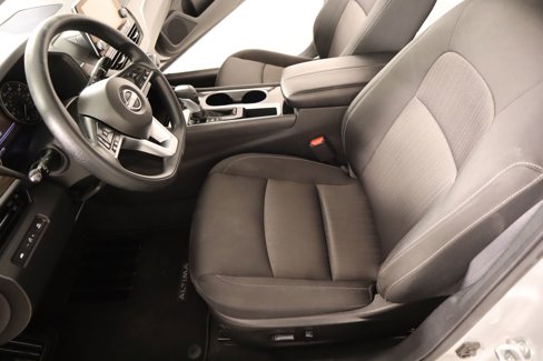 Used 2024 Nissan Altima 2.5 SV image 10