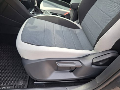 New 2025 Volkswagen Taos S image 10