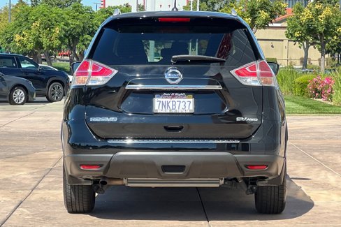 Used 2015 Nissan Rogue SV image 5