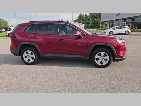 Used 2020 Toyota RAV4 XLE image 23