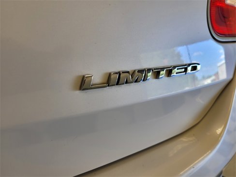 Used 2011 Ford Taurus Limited w/ 303A Rapid Spec Order Code image 11