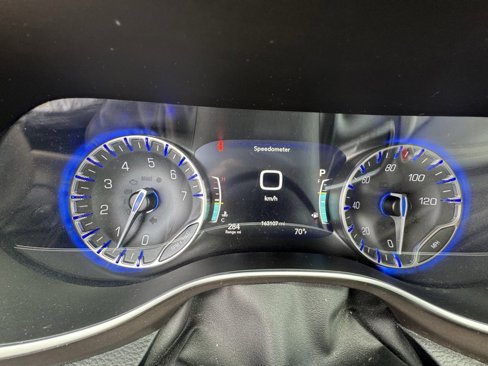 Used 2017 Chrysler Pacifica Touring-L Plus image 30