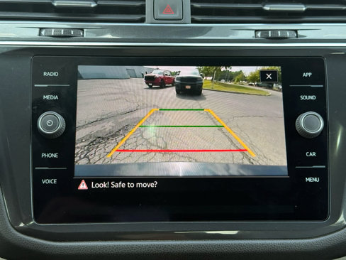 Used 2022 Volkswagen Tiguan SE R-Line image 22