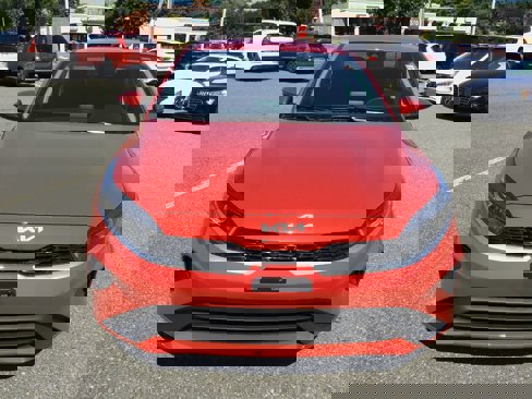 Used 2023 Kia Forte LXS w/ LXS Technology Package image 3