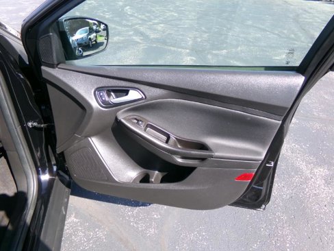 Used 2018 Ford Focus SE image 30