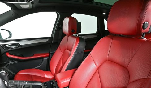 Certified 2021 Porsche Macan S image 5