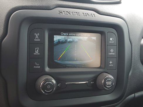 Used 2016 Jeep Renegade Latitude image 16