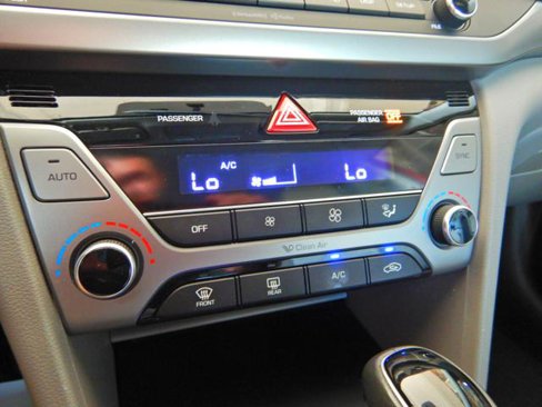 Used 2017 Hyundai Elantra SE w/ SE A/T Tech Package 03 image 18