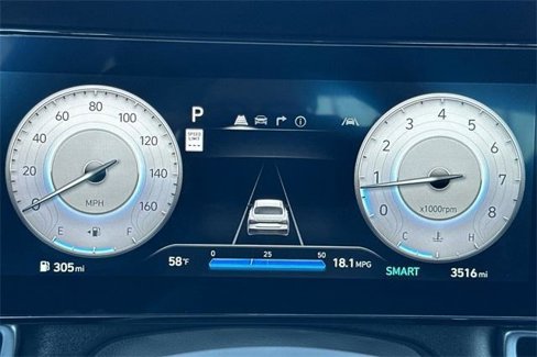 Used 2024 Hyundai Elantra SEL image 25