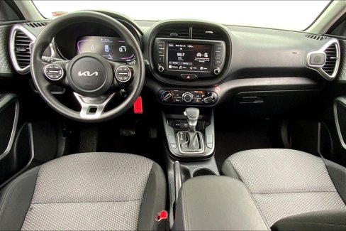 Used 2023 Kia Soul LX image 13