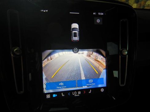 Used 2025 Volvo XC40 B5 Plus image 20