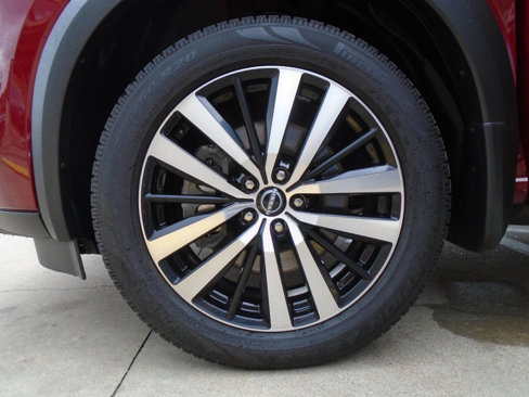 Used 2023 Nissan Pathfinder Platinum image 32
