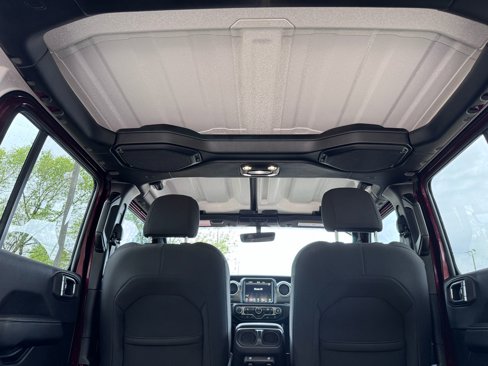 Used 2021 Jeep Wrangler Unlimited Sahara image 11