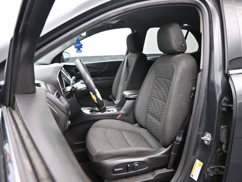 Used 2018 Chevrolet Equinox LT image 18