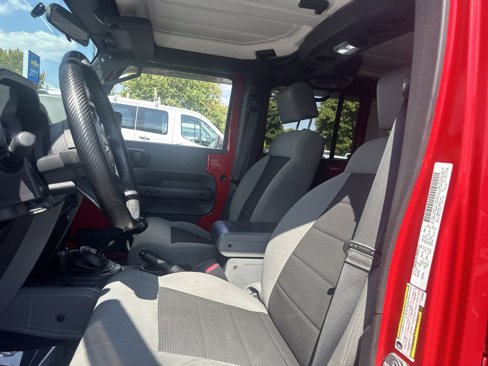 Used 2010 Jeep Wrangler Unlimited Sport image 17