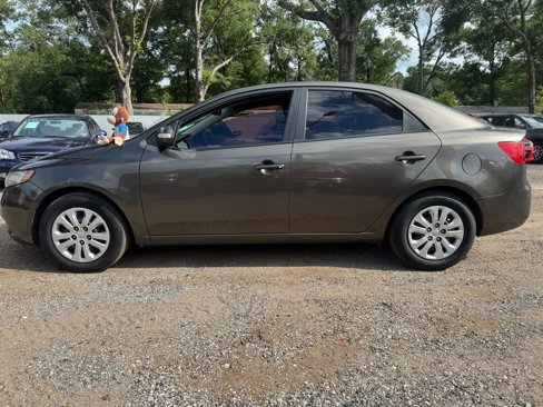 Used 2010 Kia Forte EX image 2