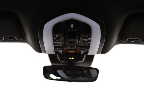 Certified 2025 Porsche Macan Turbo image 21