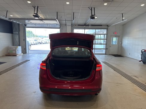 Used 2018 Ford Fusion SE image 17