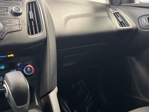 Used 2017 Ford Focus SE image 26