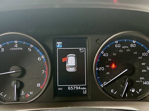 Used 2017 Toyota RAV4 LE image 12