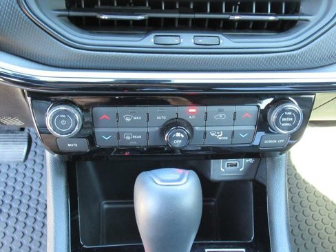 Used 2024 Jeep Compass Trailhawk image 25