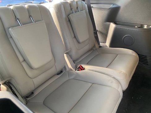 Used 2013 Ford Explorer XLT image 7