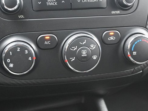 Used 2015 Kia Forte SX image 16