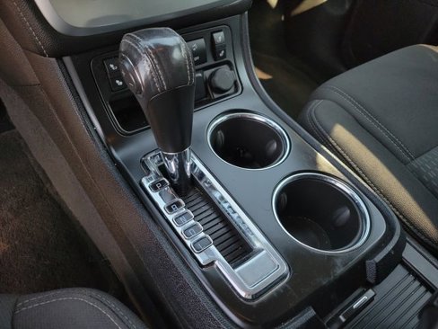 Used 2016 GMC Acadia SLE image 12