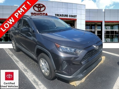Used 2019 Toyota RAV4 LE image 1