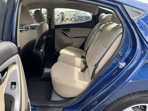 Used 2015 Hyundai Elantra SE image 13