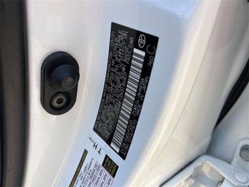 Used 2021 Toyota Prius L Eco image 19