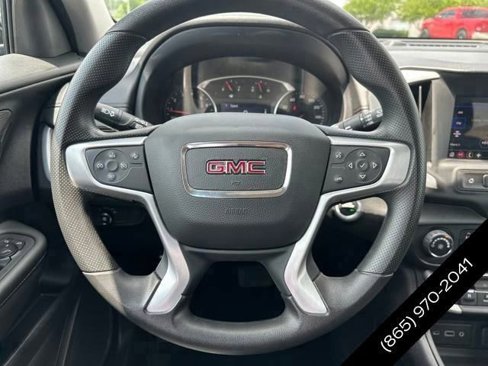 Used 2024 GMC Terrain SLE image 27