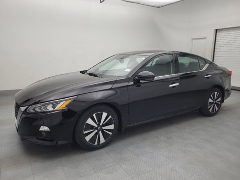 Used 2019 Nissan Altima 2.5 SV image 2