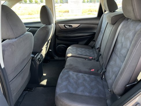 Used 2015 Nissan Rogue S image 17