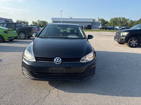 Used 2016 Volkswagen Golf S image 3