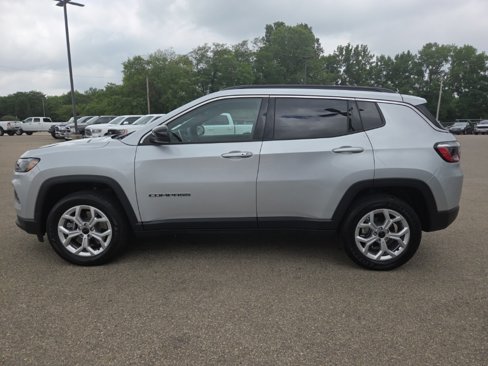 New 2025 Jeep Compass Latitude image 4