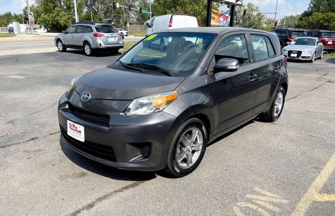 Used 2010 Scion xD image 2