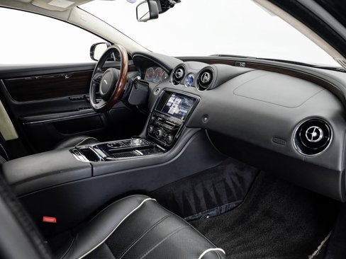 Used 2012 Jaguar XJ L image 22