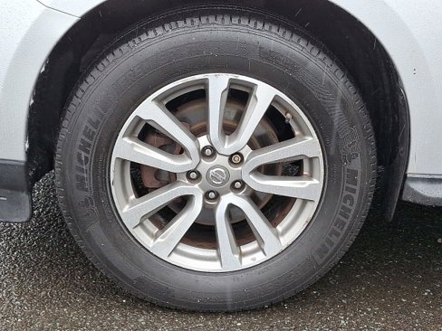 Used 2014 Nissan Pathfinder SV image 28