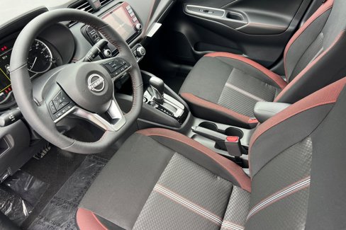 New 2025 Nissan Versa SR w/ Trunk Package image 7