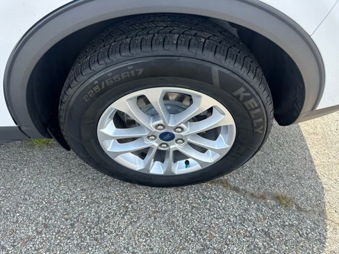 Used 2020 Ford Escape SE image 9