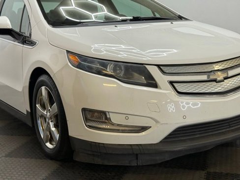 Used 2015 Chevrolet Volt Premium w/ Premium Trim Package image 2
