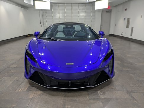 Used 2025 McLaren Artura Spider image 2
