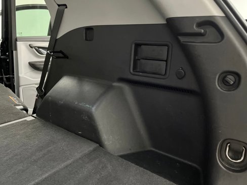 Used 2023 GMC Terrain SLT image 33