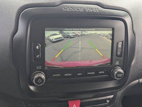 Used 2016 Jeep Renegade Limited image 28