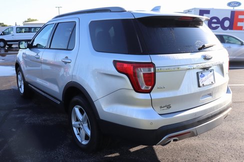 Used 2017 Ford Explorer XLT image 9