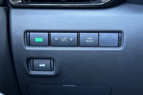 New 2025 Nissan Sentra SV w/ Trunk Package image 29