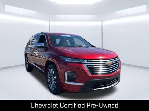 Certified 2023 Chevrolet Traverse Premier w/ LPO, Floor Liner Package image 1